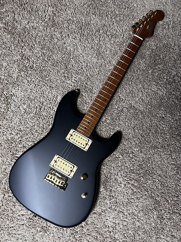 Jet Guitars JS-700 JS700 MBK, HH Alnico pickups, solid basswood body, 22 frets roasted maple neck, locking tuners, 2 point tremolo,Hardware Gold Free Jet Guitars JS-700 JS700 MBK, HH Alnico pickups, solid basswood body, 22 frets roasted maple neck, locking tuners, 2 point tremolo,Hardware Gold Free
