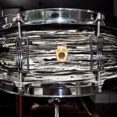 Slingerland black store beauty