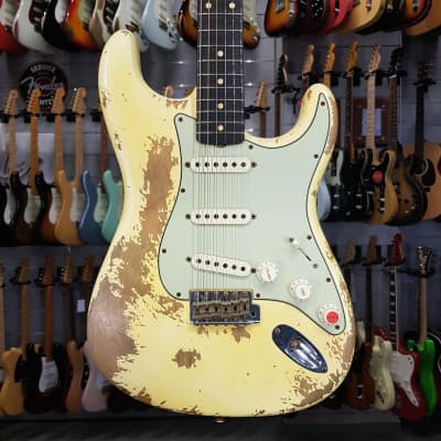 Fender   Ltd 60 Dualmag Ii Stratocaster Relic for sale