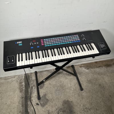 Sequential Circuits Prophet 2000 – Vintage 61-Key Sampler Synthesizer