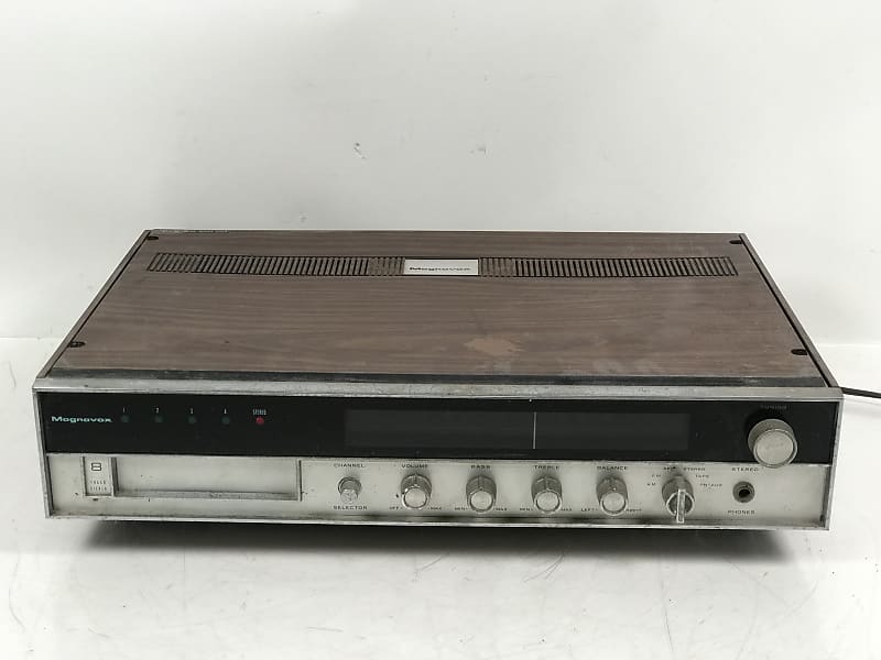 Magnavox 8 Track Player/AM-FM Stereo Receiver image 1