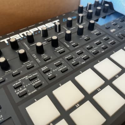 Dave Smith Instruments Tempest 6-Voice Drum Machine 2011 - 2018 - Black with Wood Sides