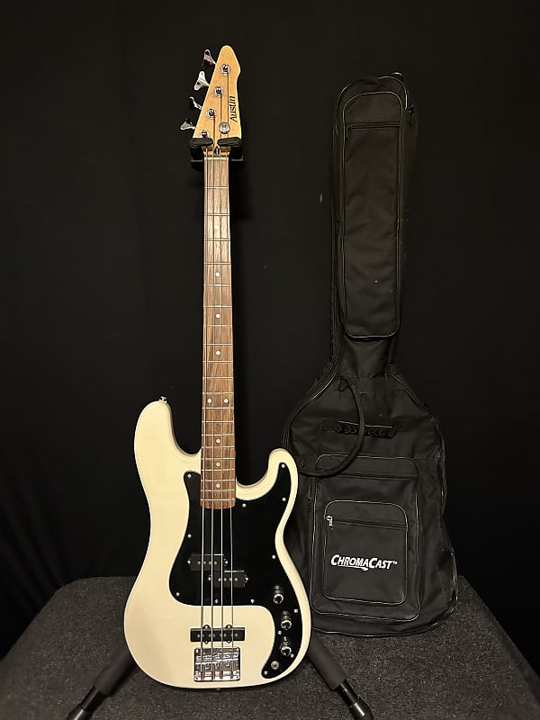 Austin 4-String Electric Bass White P Bass ABP200 w/ Gig Bag #304 image 1