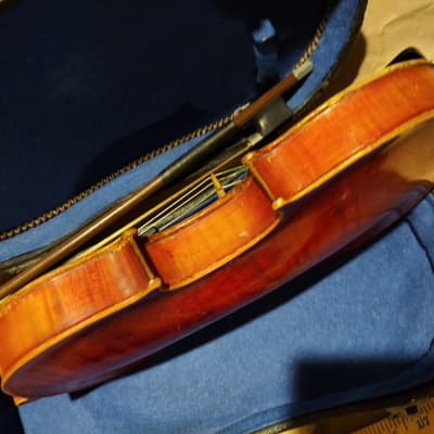 Antique Joseph Guarnerius 1/2 size Violin. Germany. Fecit Cremonae Anno 1730. image 8