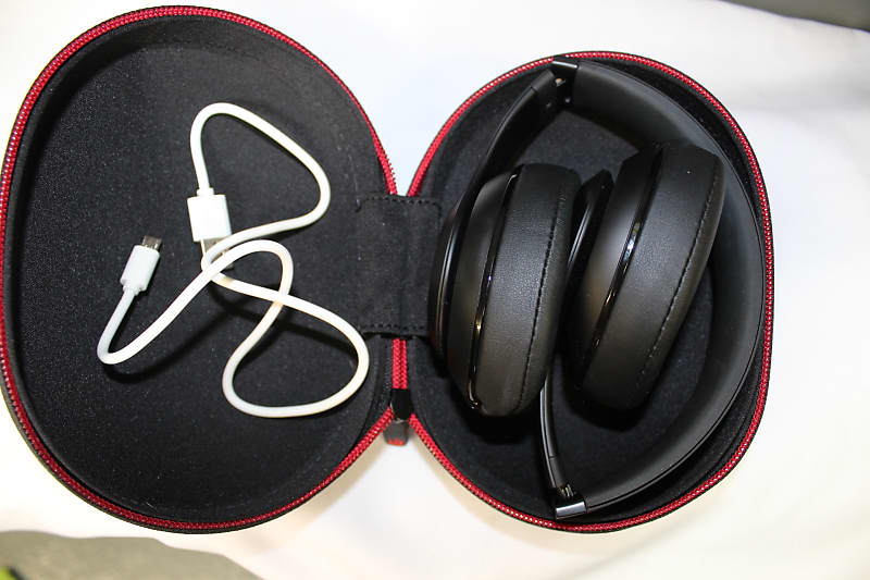 Beats Studio 3 Headphones (Used) image 1