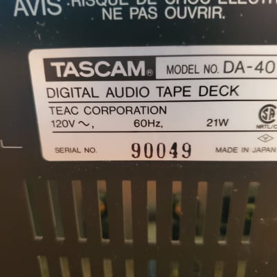 TASCAM DA-40 professional DAT digital audio tape recorder Late 1990s - Black image 21