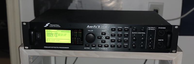 2017 Fractal Axe-Fx ii XL+ including the MFC-101 Mark III Midi 