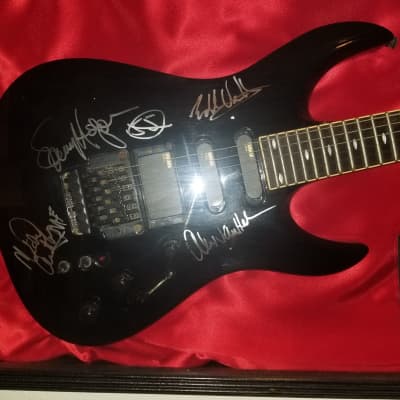 Eddie Van Halen X4 autographed Guitar Yamaha 'RGZ CUSTOM" 1987 gloss black Very Rare image 7