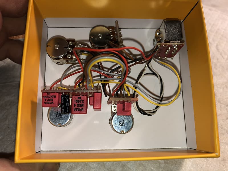 ベース GLOCKENKLANG Onboard preamp 3-band uno
