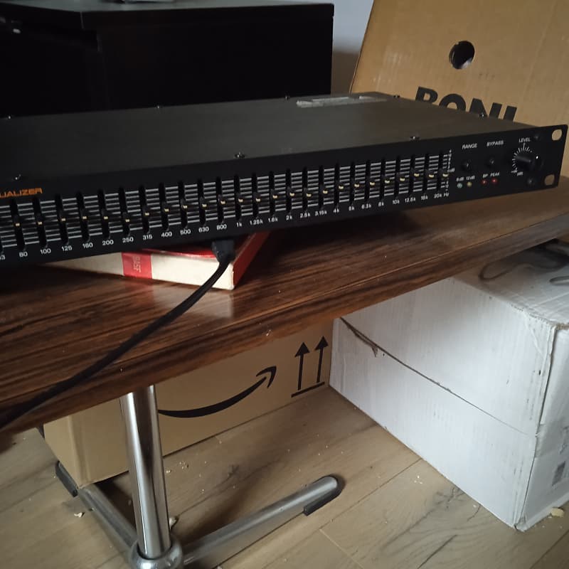 Roland EQ-131 Graphic Equalizer - Black | Reverb