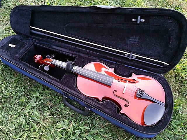 Meadow 4 4 Violin #mv-1 With Bow, Chin Piece, Case And Strap. 