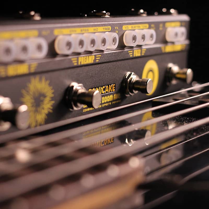 Ave Bass Preamp DI Box Multi Guitar Effects Pedal Compressor Reverb