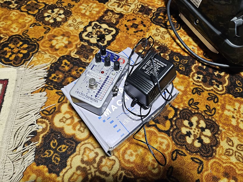 Electro-Harmonix Intelligent Harmony Machine