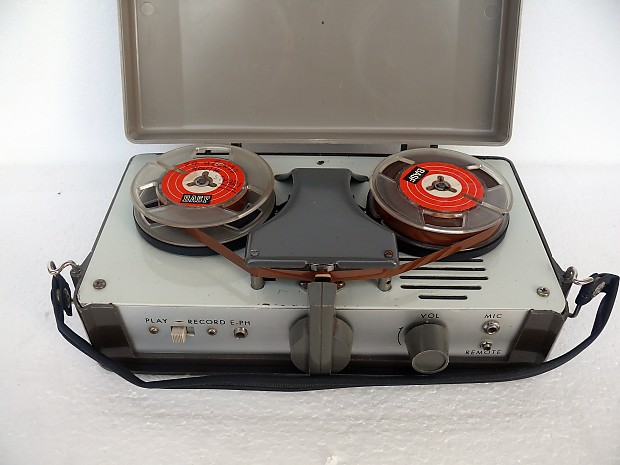 Vintage Aiwa Model TP-32A 3 Reel to Reel Portable Tape Player
