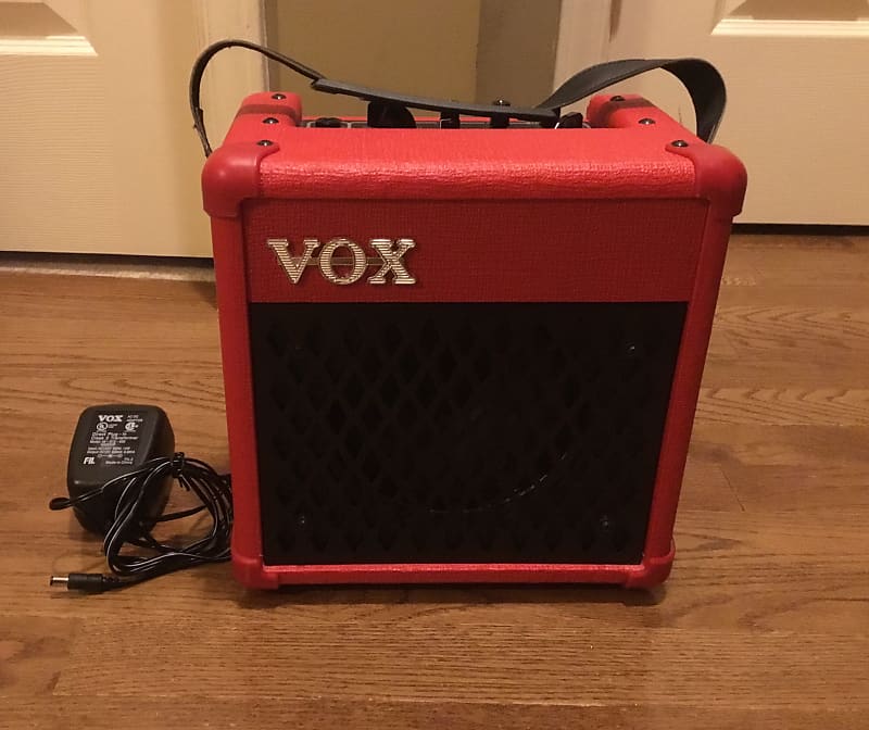 Vox DA5 5W 1x6.5 Red Guitar Combo Amp battery or AC powered