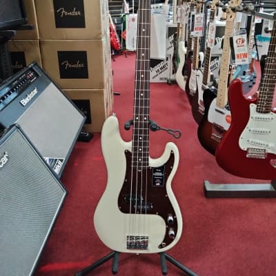 Fender American Professional II Precision Bass with Rosewood Fretboard 2020 Olympic White image 2