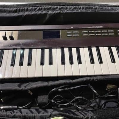 Yamaha Reface DX Synthesizer (Las Vegas, NV)