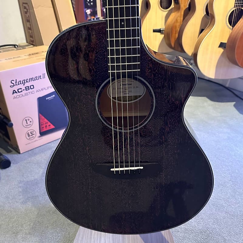 Breedlove black clearance widow