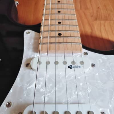 逸品　Fernandes RETROROCKET PRO サスティナー Fernandes Retrorocket Pro Electric Guitar w/ Sustainer