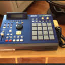 Akai MPC2000XL MIDI Production Center 2006 - 2007 - Blue