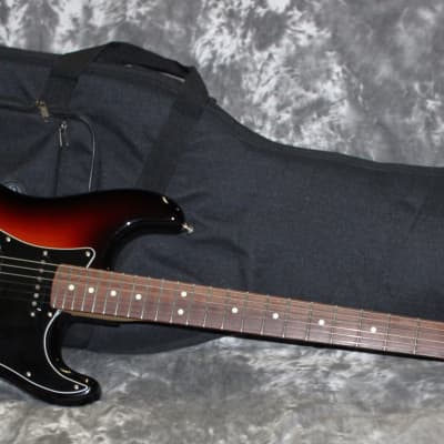 2011 Fender - American HSS Stratocaster - 3 Tone Burst image 3