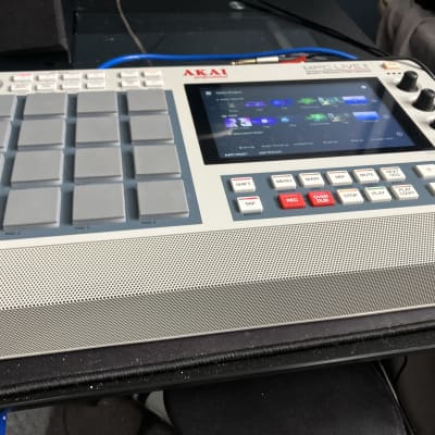 Akai MPC Live II Standalone Sampler / Sequencer Retro Edition | Reverb