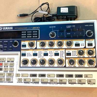Yamaha AN200 Desktop Synthesizer 2001 - Silver