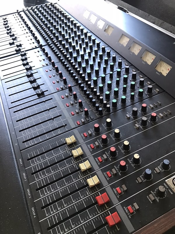 Yamaha 2404 mixing console / mixer | Reverb