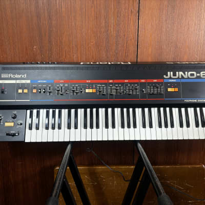 Roland Juno-6 polyphonic analog synthesizer w/ case ju6 Juno 60 106