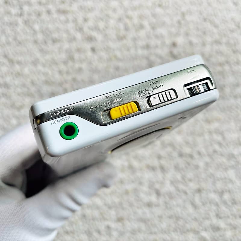 RARE] Sony WM-600 Walkman Cassette Player, Pearl White