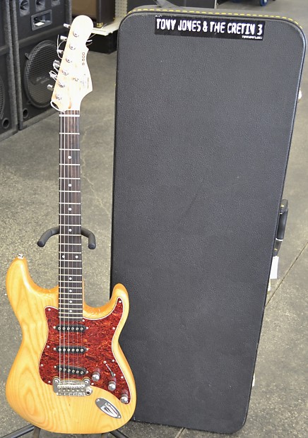 G&L Tribute Series S-500 6-String Electric Guitar Made in Indonesia with  Carry Case (Natural)