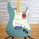 Fender American Professional Stratocaster with Maple Fretboard Sonic Grey