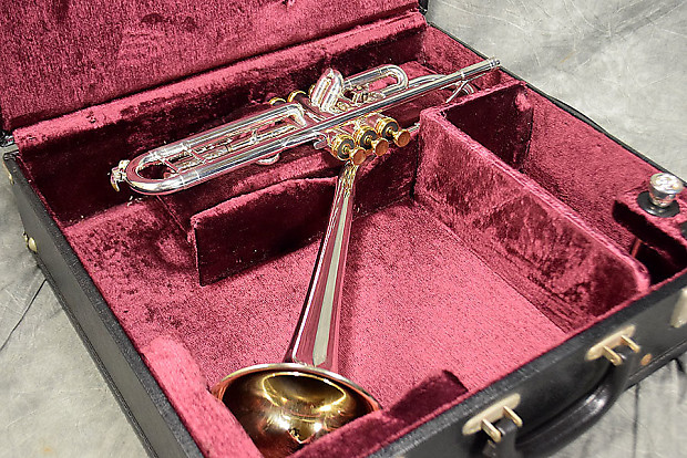 King Silver Flair Trumpet 2055TUB DIZZY BELL MINT DEMO MODEL