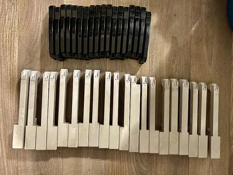 Roland Juno-106 Keys image 1