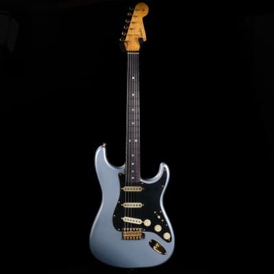 Fender Limited Edition 1965 Dual-Mag Stratocaster Journeyman Relic with Closet Classic Hardware - Blue Ice Metallic image 2