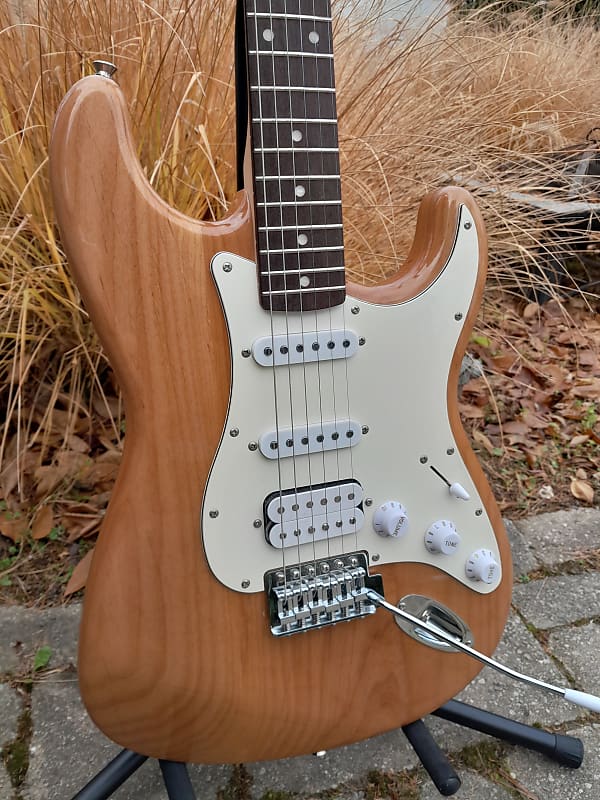 Squier Affinity Stratocaster 2021 - Natural image 1