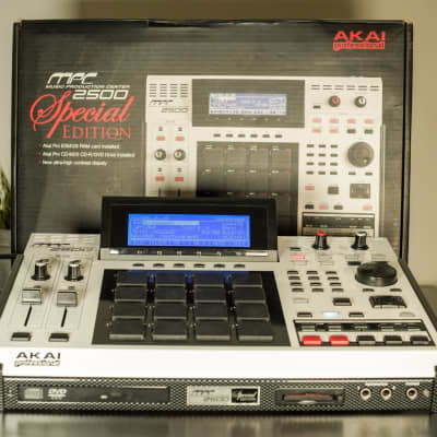 Akai MPC 2500 SE (SPECIAL EDITION) 2009 Black White | Reverb Deutschland