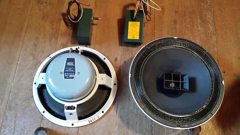 Pair Vintage Altec 601-8D Coaxial Speakers with Crossovers