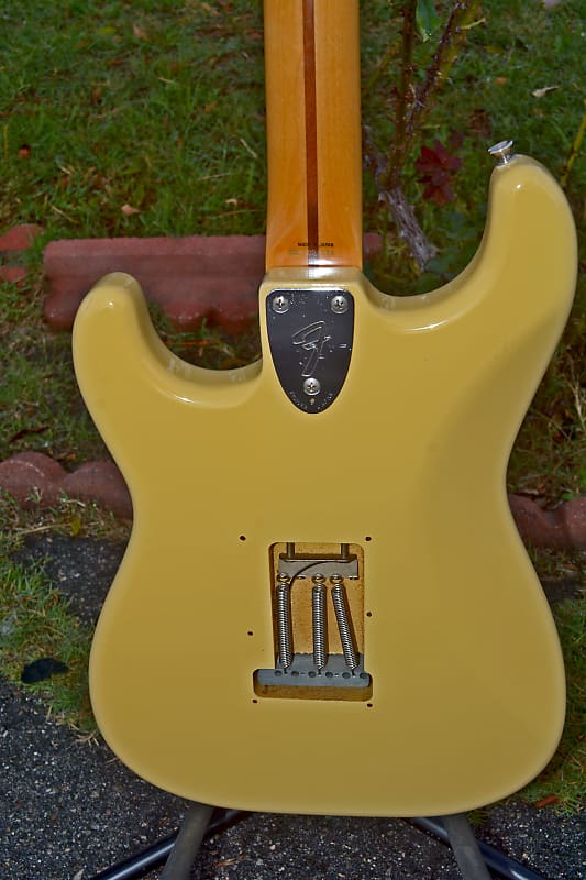 Fender Stratocaster Japan ST-72 Full Scalloped Neck, Pre