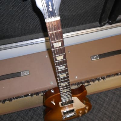 Gibson Les Paul Tribute 2021 - sunburst image 4