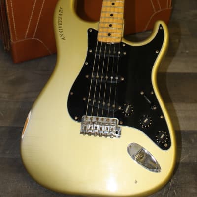 Fender 25th Anniversary Stratocaster  1979 Shore line Gold  With Original Case! image 3