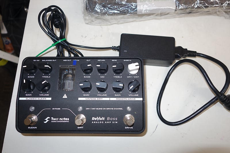 Two Notes ReVolt Bass