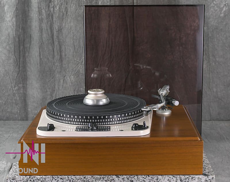 GARRARD MODEL 301 Turntable in very good condition.  			