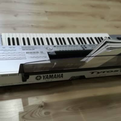 Yamaha Tyros 1 keyboard arranger workstation image 5