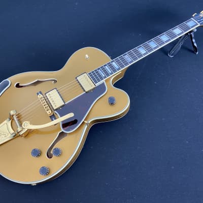 Video! Unreleased 1993 Gibson R+D Chet Atkins Country Gentleman 100th Anniversary 1994 - All Gold w/ Diamond Headstock + Block Inlays image 2