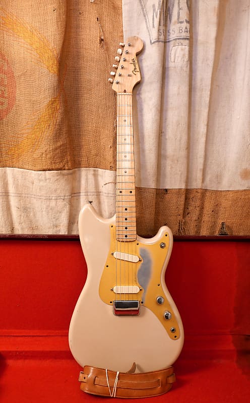 Fender Duo-Sonic 1958 - Desert Sand | Reverb Canada