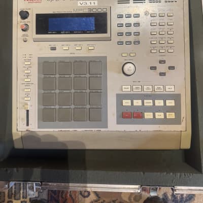 Akai MPC3000 MIDI Production Center 1993 - 2001 - Grey