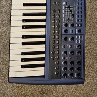 Novation Supernova II 61-Key 24-Voice Virtual Analog Synthesizer 2000 - Blue