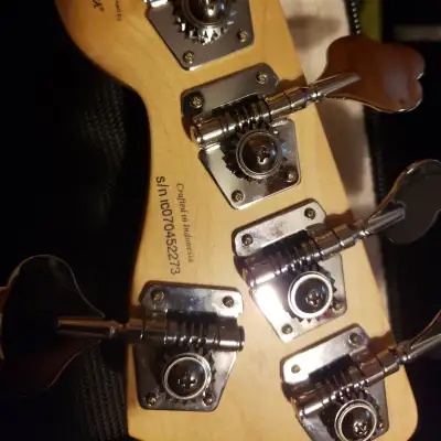 Fender Squier Deluxe V Jazz Bass   Sunburst image 7