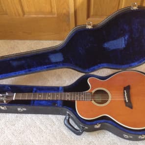 Takamine PT-106 Electric/Acoustic Guitar made in Japan with Hard 